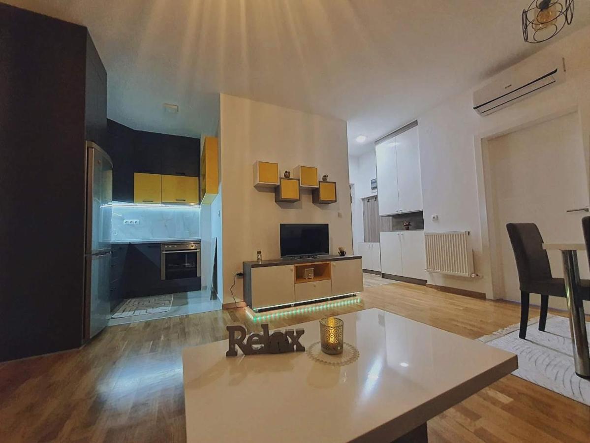 Zara 1 Apartman Бієліна Екстер'єр фото