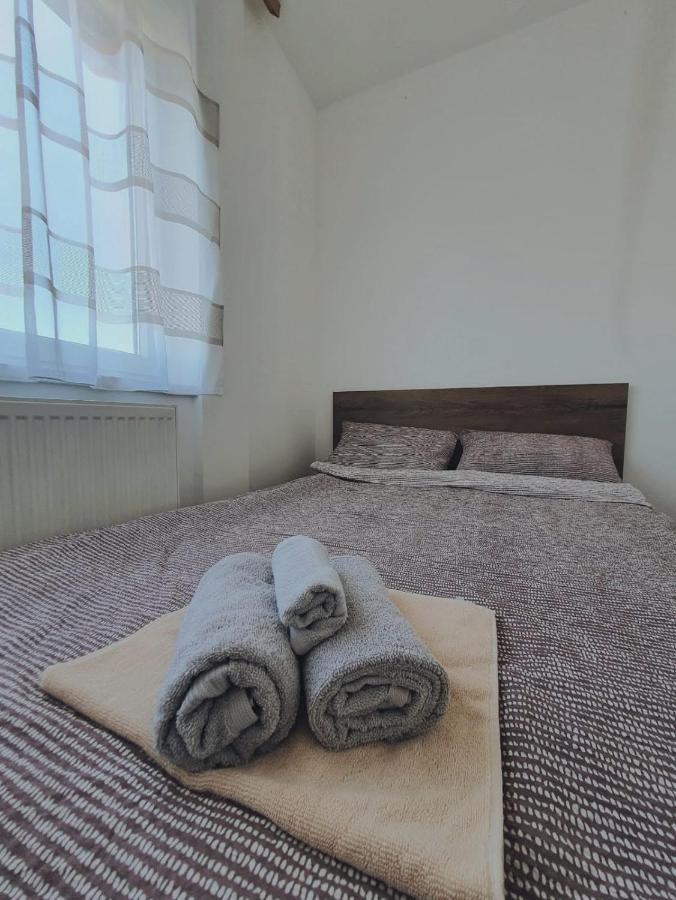 Zara 1 Apartman Бієліна Екстер'єр фото
