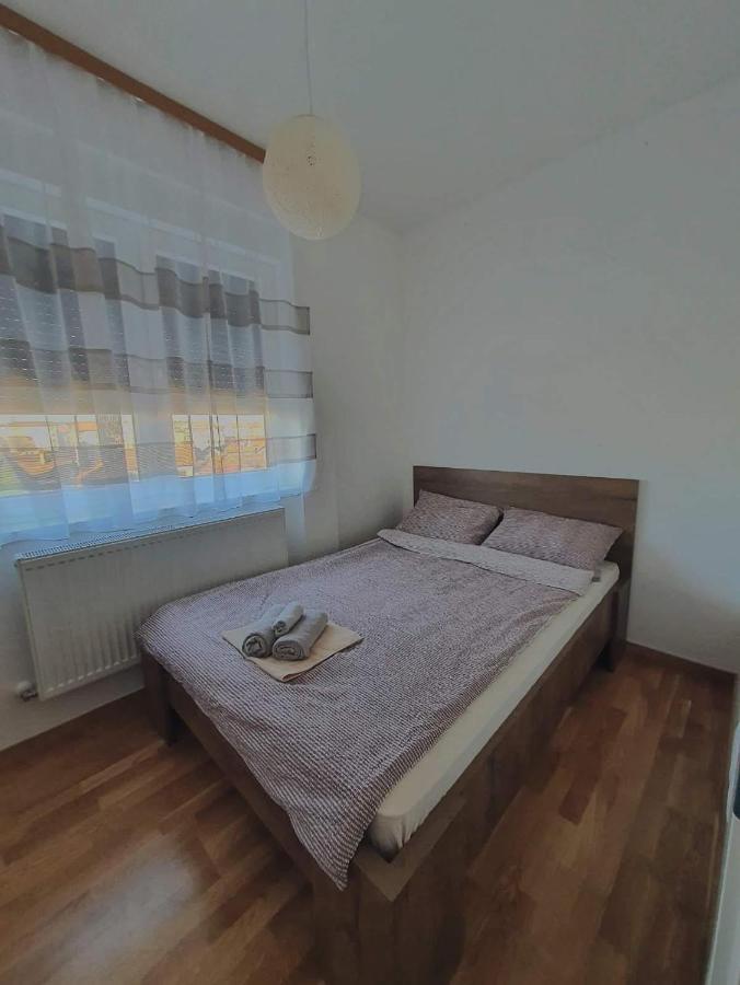 Zara 1 Apartman Бієліна Екстер'єр фото