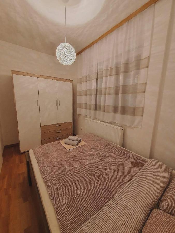 Zara 1 Apartman Бієліна Екстер'єр фото