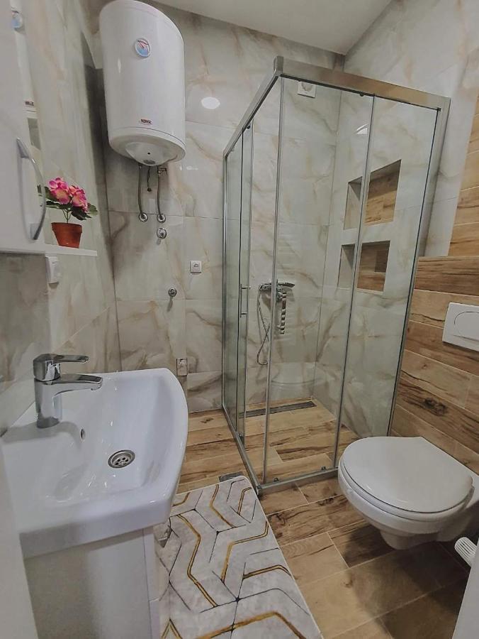 Zara 1 Apartman Бієліна Екстер'єр фото